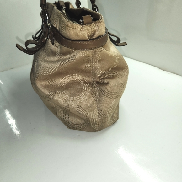 MADISON DOTTED OP ART CARRYALL (COACH F16366) - Picture 5 of 16